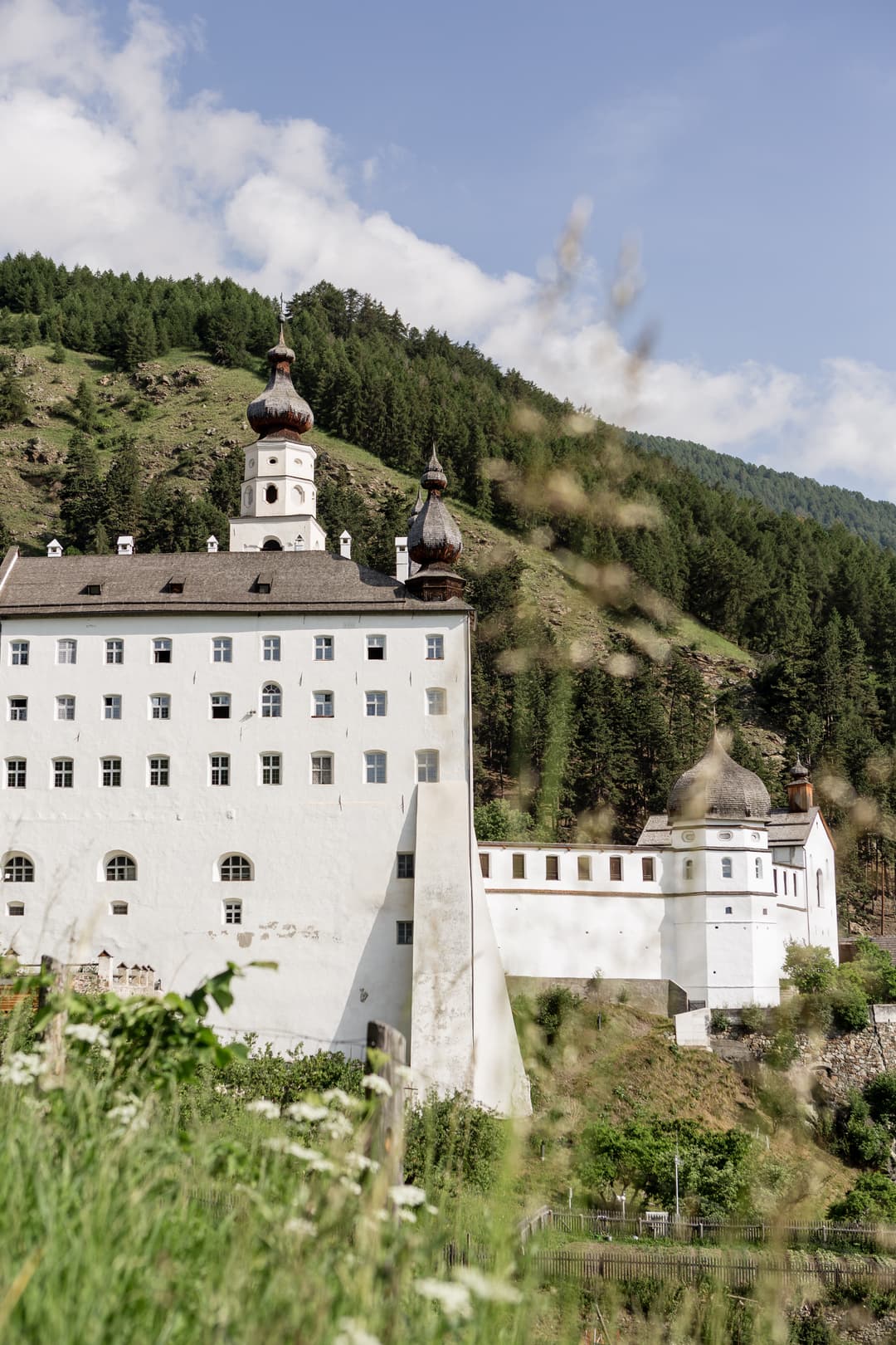 Il monastero benedettino di Marienberg a Burgusio